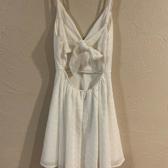 Windsor White Ruffled Dress - Picture 11 of 11